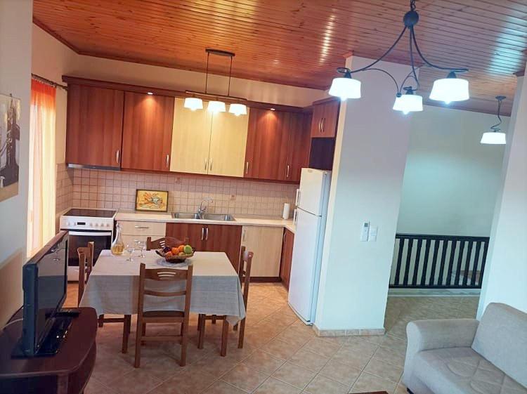 Lourantos Bayside Apartments Βαθύ Εξωτερικό φωτογραφία