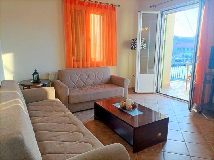 Lourantos Bayside Apartments Βαθύ Εξωτερικό φωτογραφία