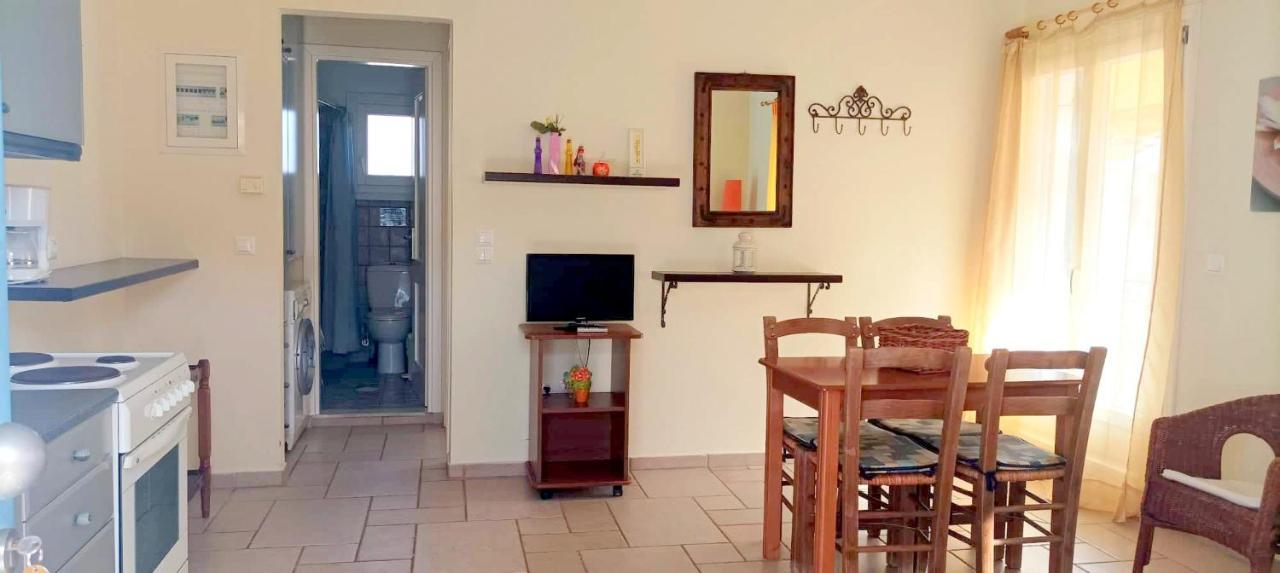 Lourantos Bayside Apartments Βαθύ Εξωτερικό φωτογραφία