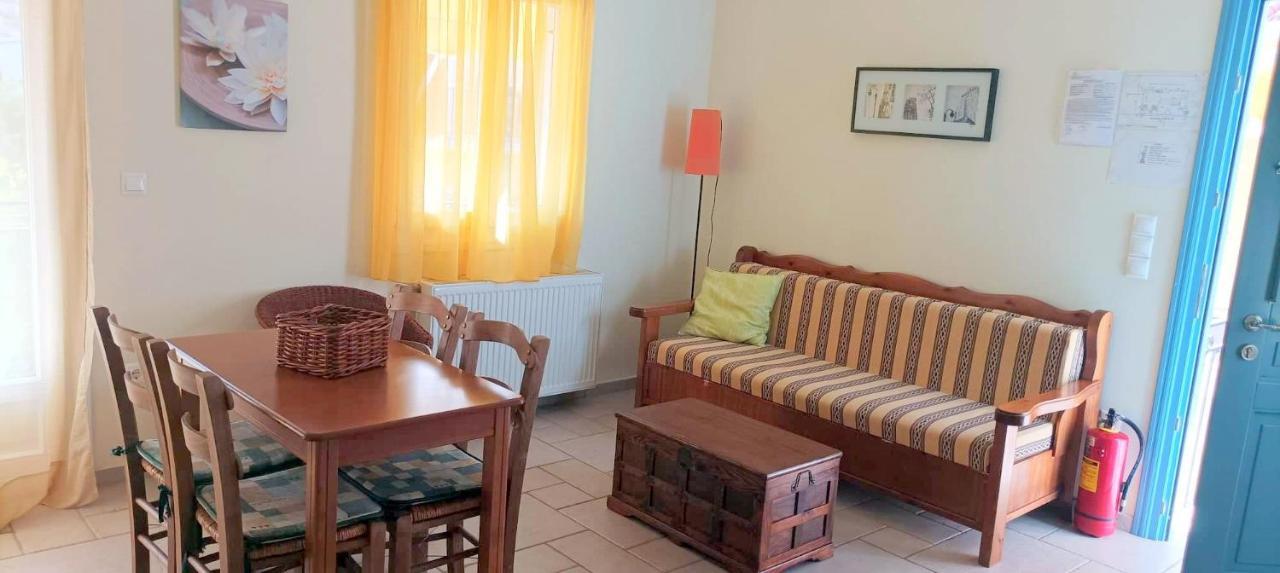Lourantos Bayside Apartments Βαθύ Εξωτερικό φωτογραφία