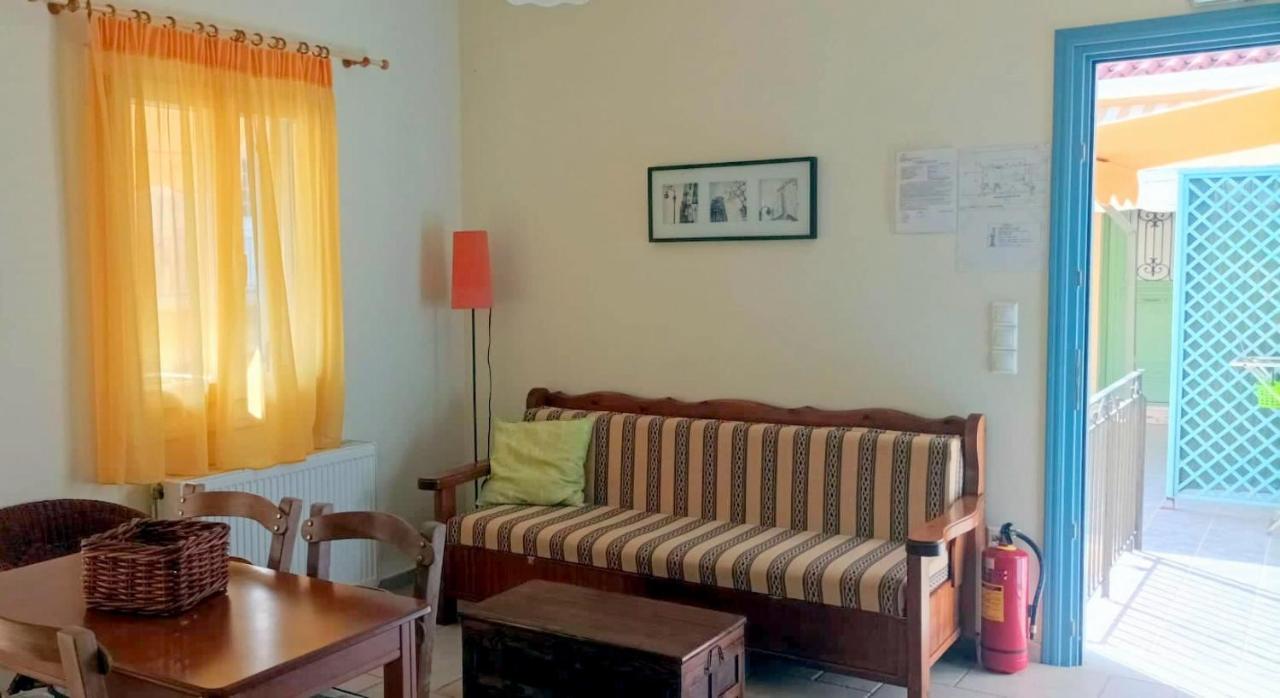 Lourantos Bayside Apartments Βαθύ Εξωτερικό φωτογραφία